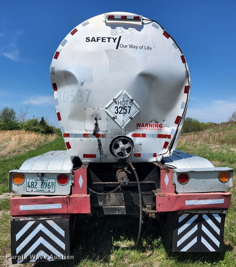 image for item DI1211 1981 Fruehauf TEH-FE2-R 7000  tank trailer