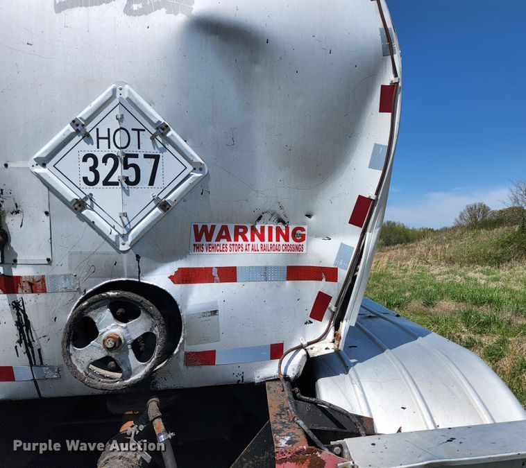 image for item DI1211 1981 Fruehauf TEH-FE2-R 7000  tank trailer