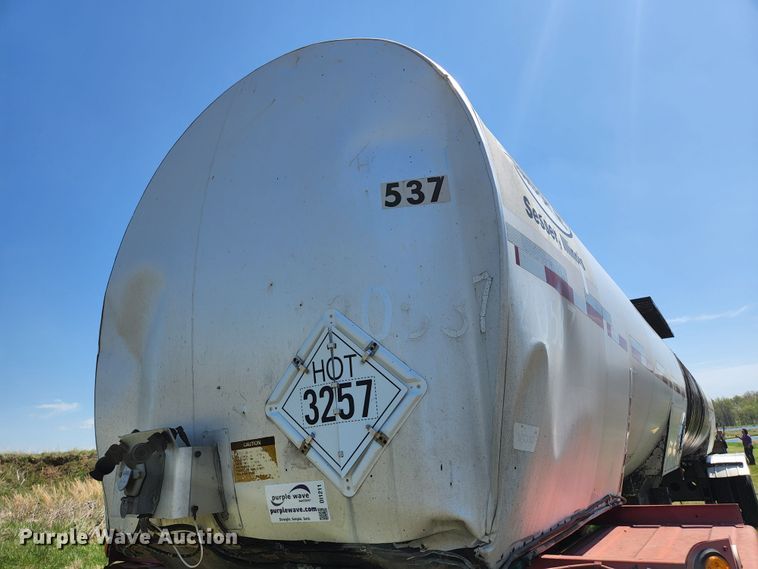 image for item DI1211 1981 Fruehauf TEH-FE2-R 7000  tank trailer