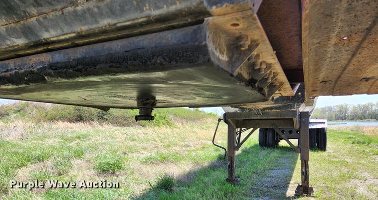 image for item DI1211 1981 Fruehauf TEH-FE2-R 7000  tank trailer