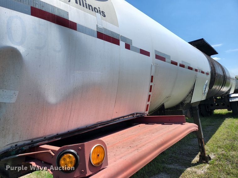 image for item DI1211 1981 Fruehauf TEH-FE2-R 7000  tank trailer