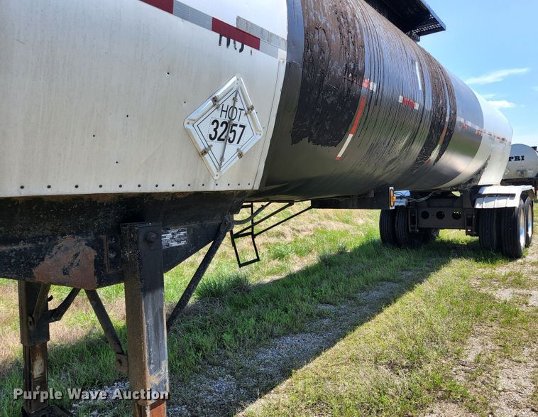image for item DI1211 1981 Fruehauf TEH-FE2-R 7000  tank trailer