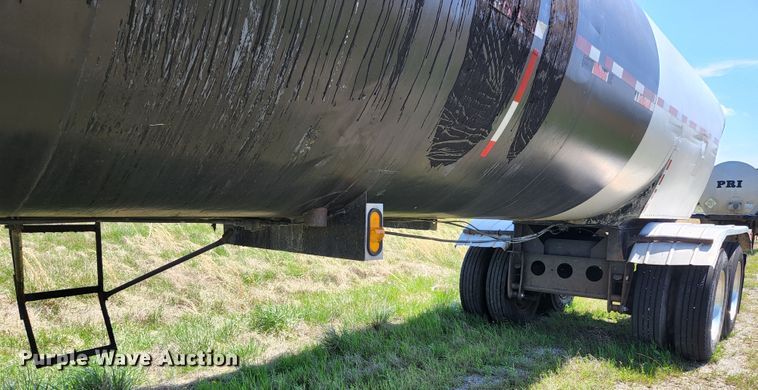 image for item DI1211 1981 Fruehauf TEH-FE2-R 7000  tank trailer