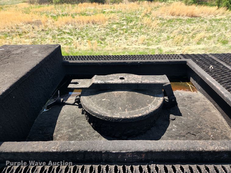 image for item DI1211 1981 Fruehauf TEH-FE2-R 7000  tank trailer