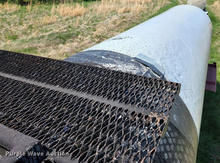 image for item DI1211 1981 Fruehauf TEH-FE2-R 7000  tank trailer