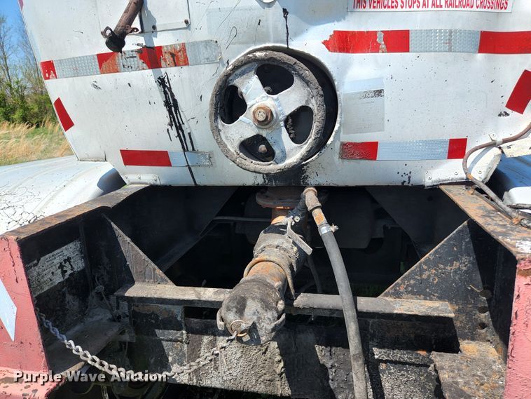 image for item DI1211 1981 Fruehauf TEH-FE2-R 7000  tank trailer