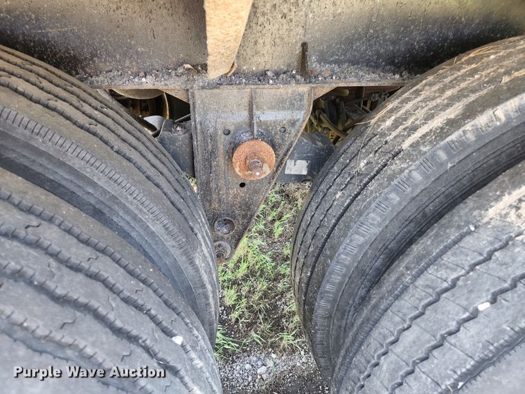 image for item DI1211 1981 Fruehauf TEH-FE2-R 7000  tank trailer