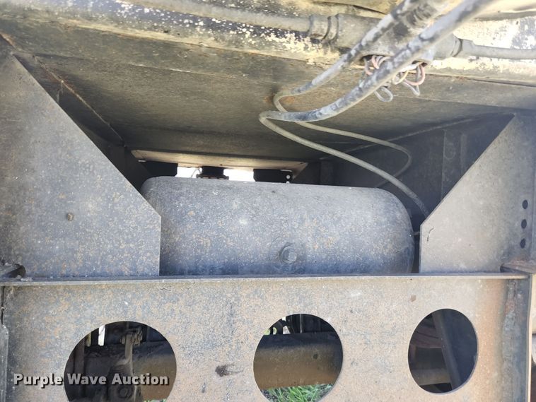 image for item DI1211 1981 Fruehauf TEH-FE2-R 7000  tank trailer