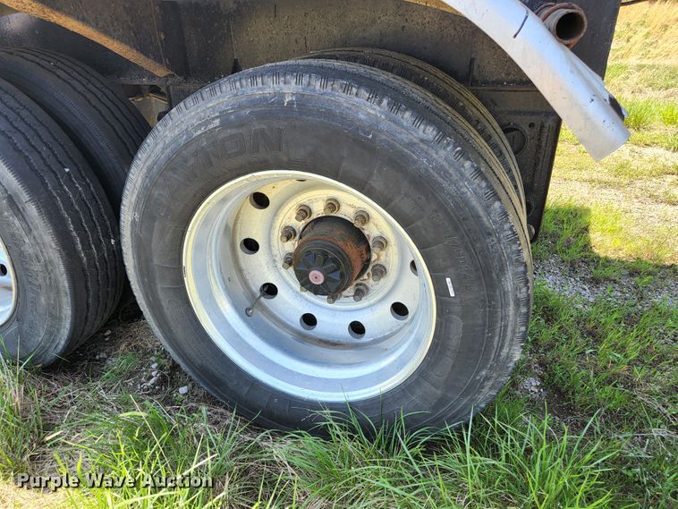 image for item DI1211 1981 Fruehauf TEH-FE2-R 7000  tank trailer