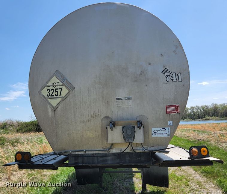 image for item DI1212 1986 Fruehauf TEH-FE2-R 7000  tank trailer