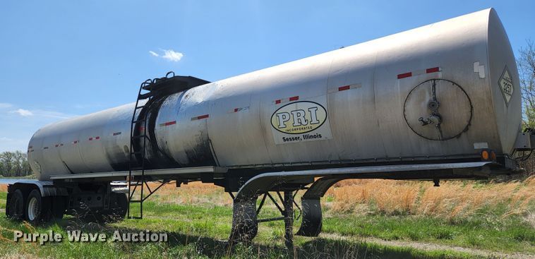 image for item DI1212 1986 Fruehauf TEH-FE2-R 7000  tank trailer