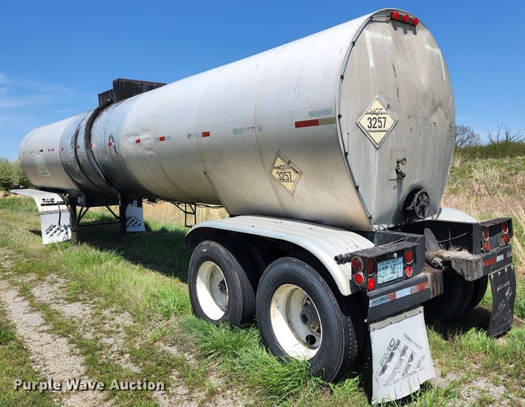 image for item DI1212 1986 Fruehauf TEH-FE2-R 7000  tank trailer