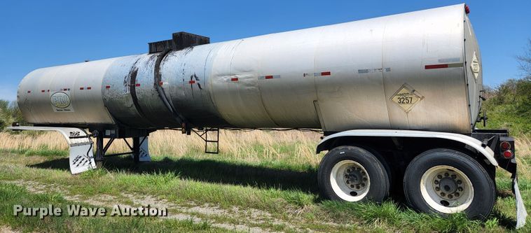image for item DI1212 1986 Fruehauf TEH-FE2-R 7000  tank trailer