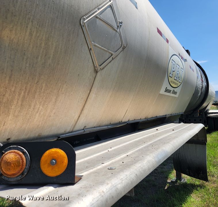 image for item DI1212 1986 Fruehauf TEH-FE2-R 7000  tank trailer