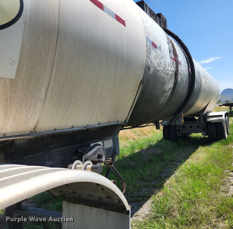 image for item DI1212 1986 Fruehauf TEH-FE2-R 7000  tank trailer