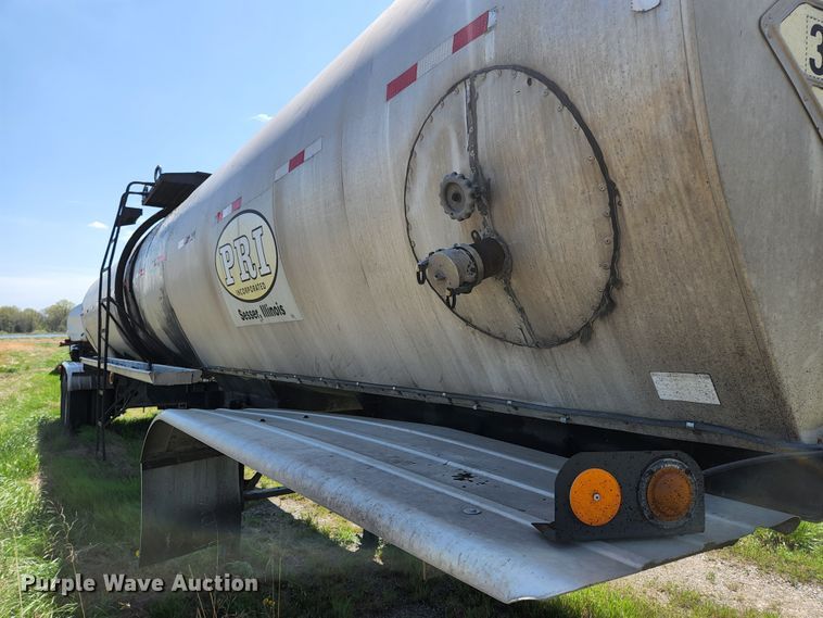 image for item DI1212 1986 Fruehauf TEH-FE2-R 7000  tank trailer