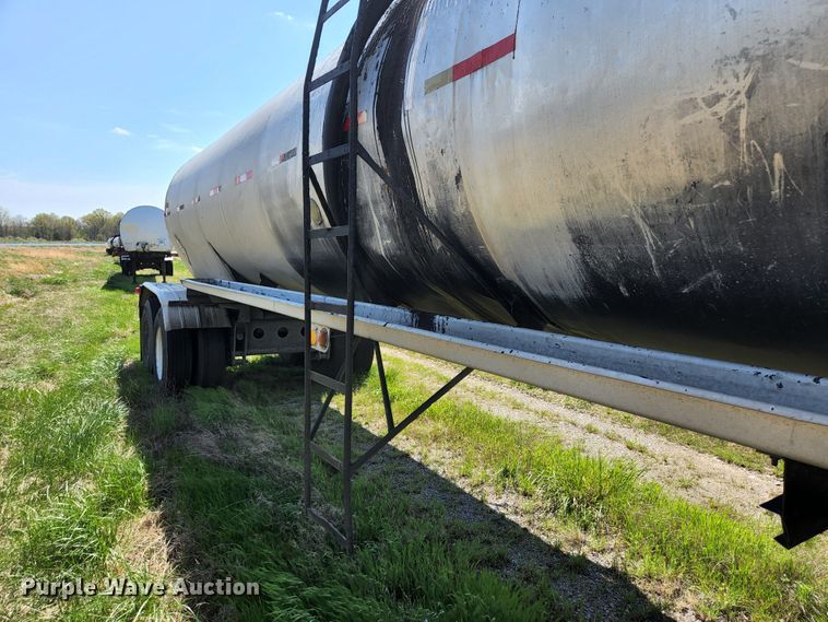 image for item DI1212 1986 Fruehauf TEH-FE2-R 7000  tank trailer
