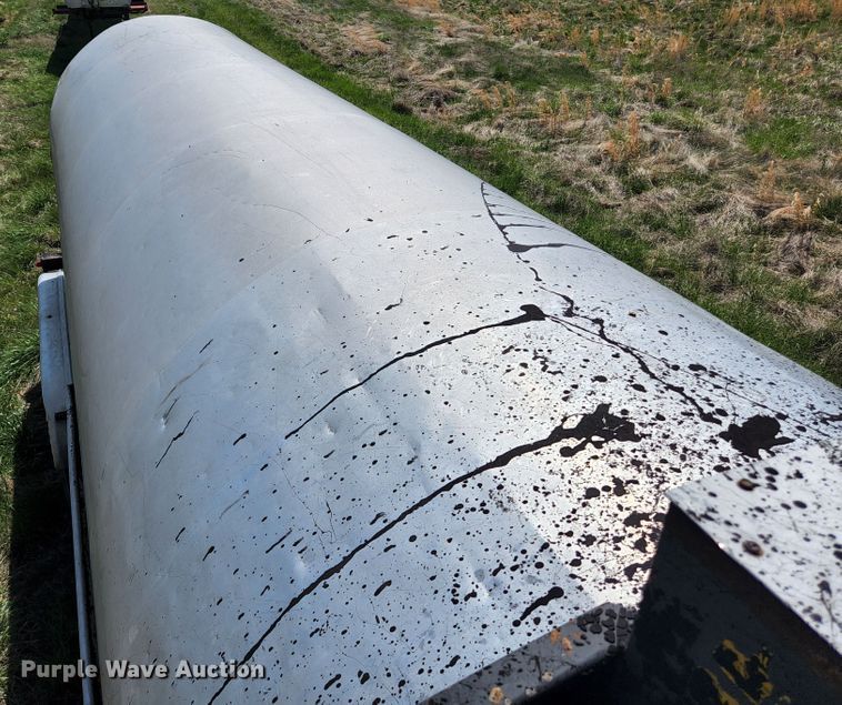 image for item DI1212 1986 Fruehauf TEH-FE2-R 7000  tank trailer