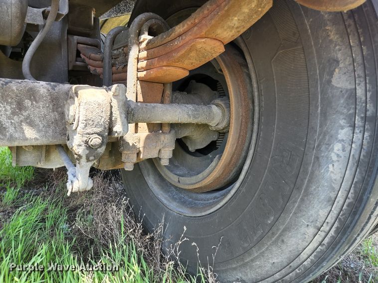 image for item DI1212 1986 Fruehauf TEH-FE2-R 7000  tank trailer