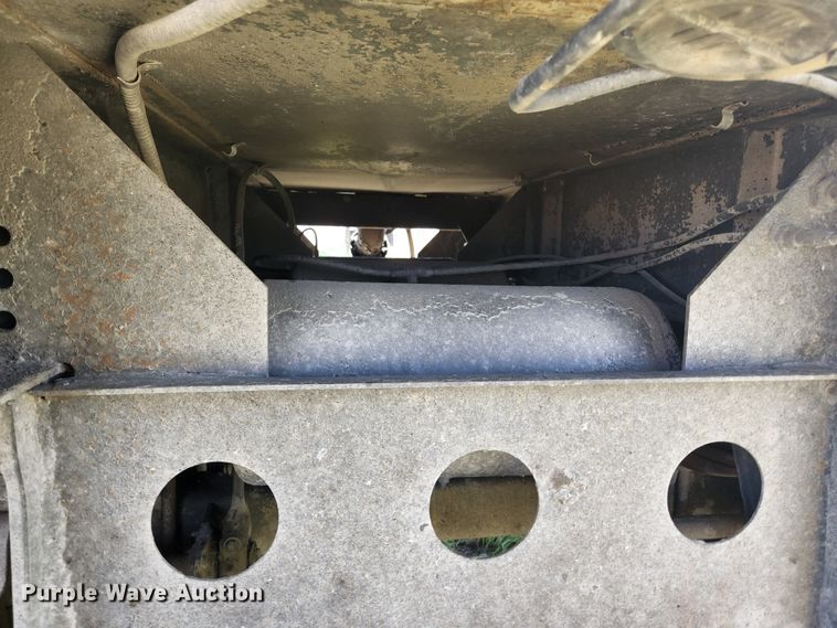 image for item DI1212 1986 Fruehauf TEH-FE2-R 7000  tank trailer