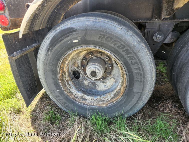 image for item DI1212 1986 Fruehauf TEH-FE2-R 7000  tank trailer