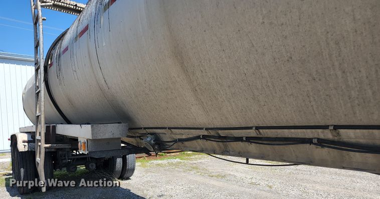 image for item DI1213 1992 Custom Trailers  tank trailer