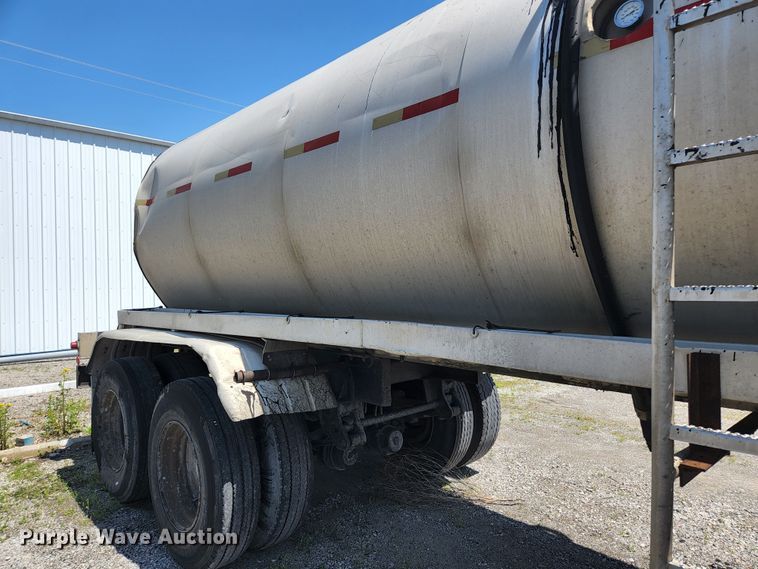 image for item DI1213 1992 Custom Trailers  tank trailer