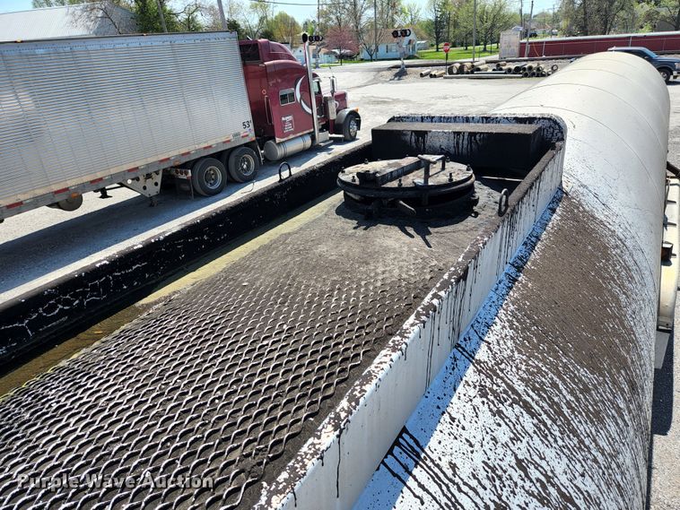 image for item DI1213 1992 Custom Trailers  tank trailer