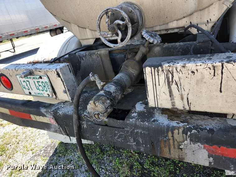 image for item DI1213 1992 Custom Trailers  tank trailer