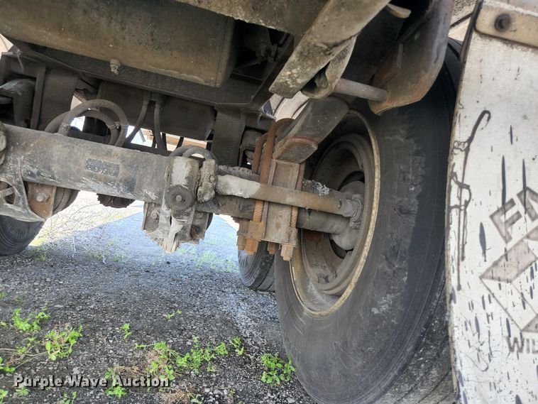 image for item DI1213 1992 Custom Trailers  tank trailer