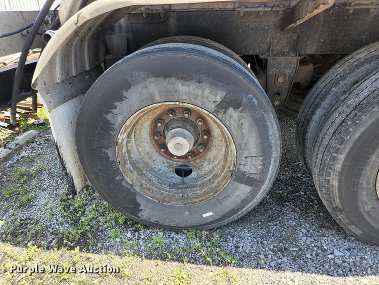 image for item DI1213 1992 Custom Trailers  tank trailer