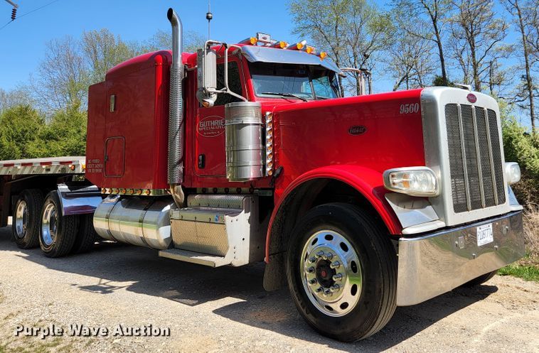 image for item DI1216 2013 Peterbilt 389  semi truck