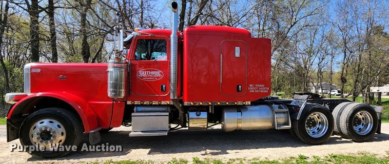 image for item DI1216 2013 Peterbilt 389  semi truck