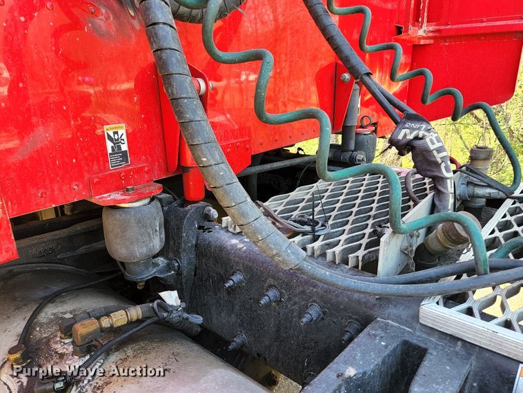 image for item DI1216 2013 Peterbilt 389  semi truck