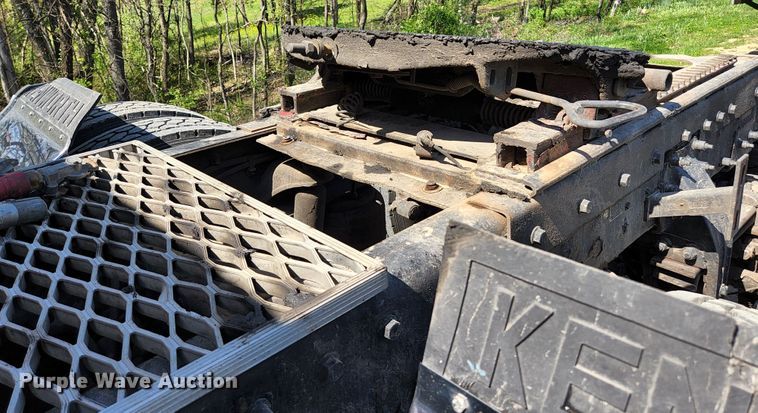 image for item DI1216 2013 Peterbilt 389  semi truck