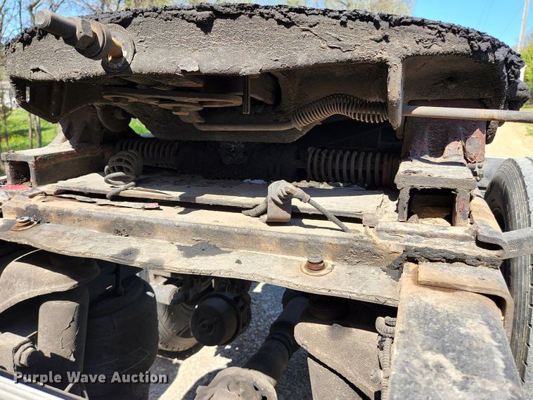 image for item DI1216 2013 Peterbilt 389  semi truck