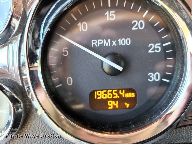 image for item DI1216 2013 Peterbilt 389  semi truck