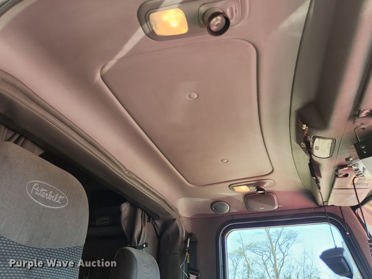 image for item DI1216 2013 Peterbilt 389  semi truck