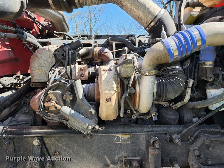 image for item DI1216 2013 Peterbilt 389  semi truck