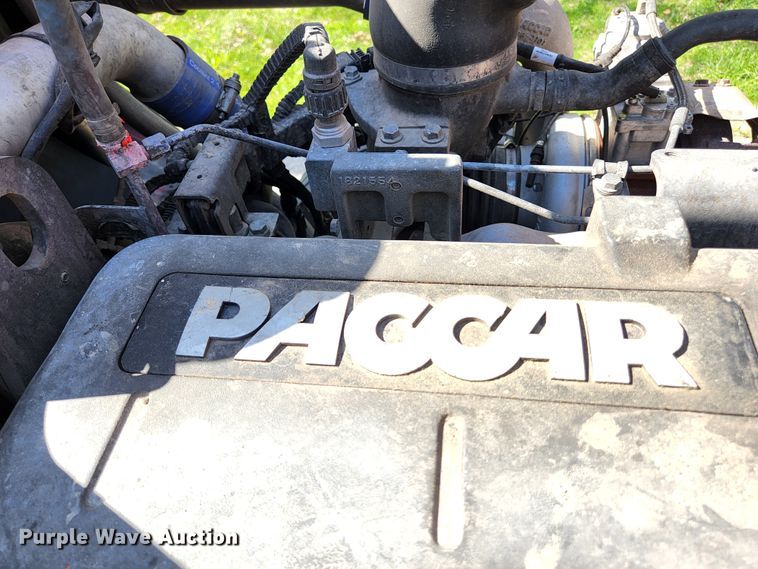 image for item DI1216 2013 Peterbilt 389  semi truck