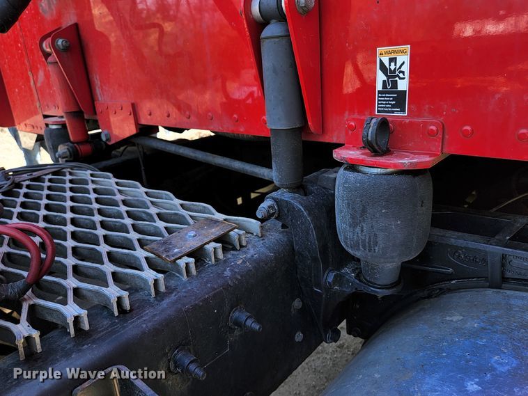 image for item DI1216 2013 Peterbilt 389  semi truck