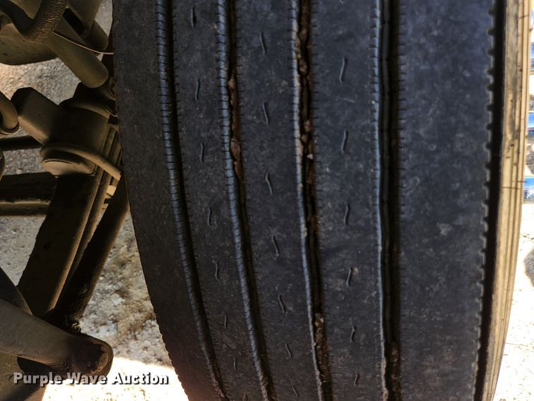 image for item DI1216 2013 Peterbilt 389  semi truck