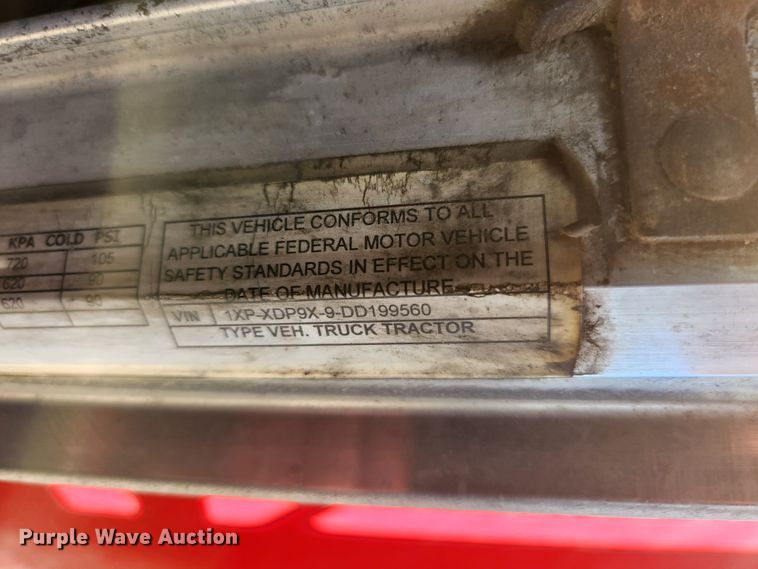 image for item DI1216 2013 Peterbilt 389  semi truck