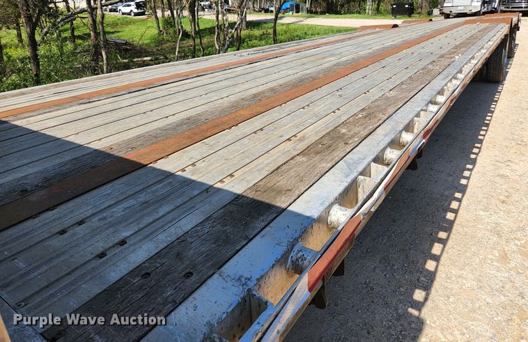 image for item DI1217 2009 Wilson CFD-900  drop deck trailer