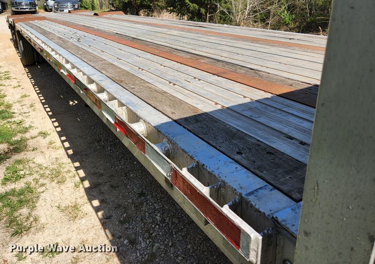 image for item DI1217 2009 Wilson CFD-900  drop deck trailer