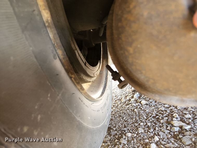 image for item DI1217 2009 Wilson CFD-900  drop deck trailer