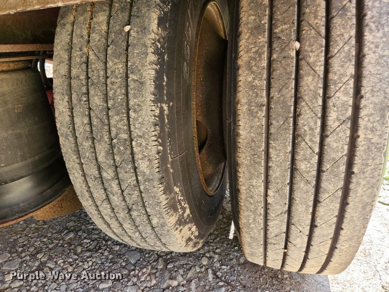 image for item DI1217 2009 Wilson CFD-900  drop deck trailer