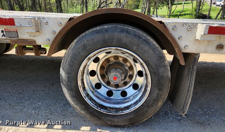 image for item DI1217 2009 Wilson CFD-900  drop deck trailer