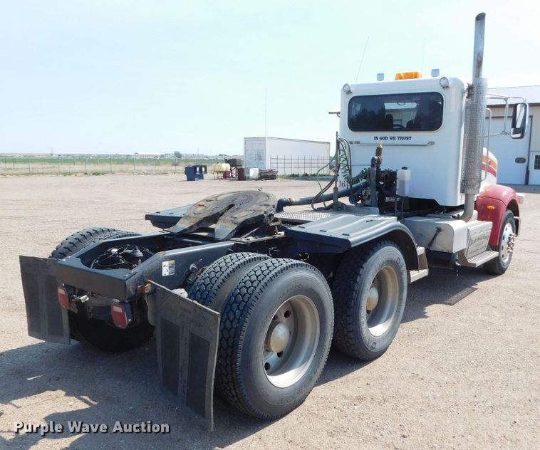 image for item DJ7643 2014 Peterbilt 367  semi truck