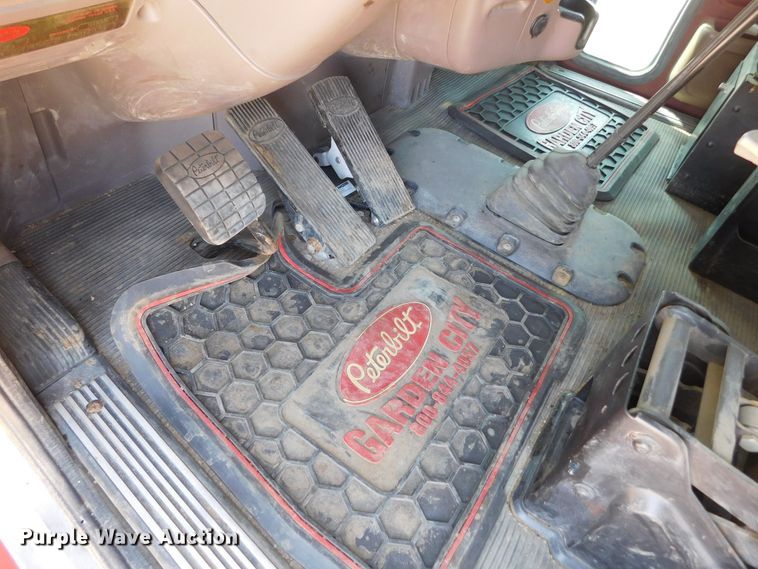 image for item DJ7643 2014 Peterbilt 367  semi truck